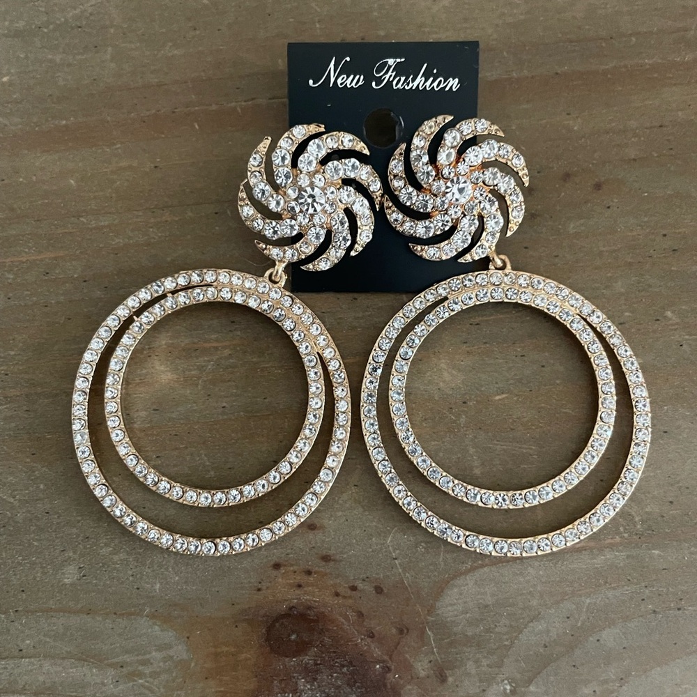 BNWT Gold Swirl Crystal Hoop Earrings